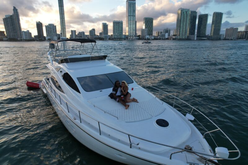 65Ft Aicon Warrior Available For Rent in Miami for up to 13 Guest. - Image 8